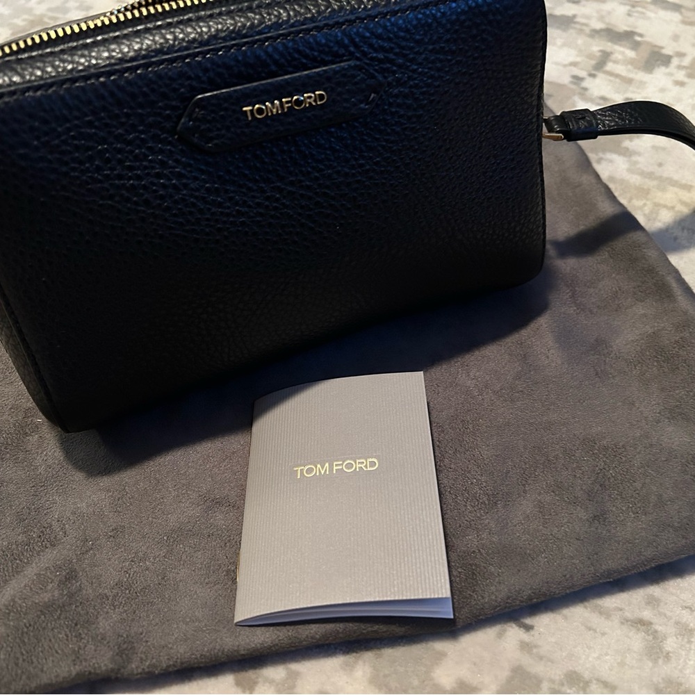 Tom Ford Black Textured Leather Pouch - Picture 7 of 11